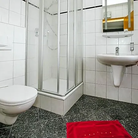Schultes Hotel *