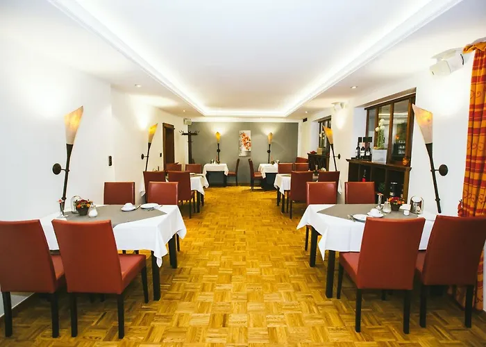 Schultes Hotel *